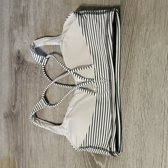 *SOLD* Lululemon Free to Be Hyper Stripe Bra 4 - Picture 2 of 5